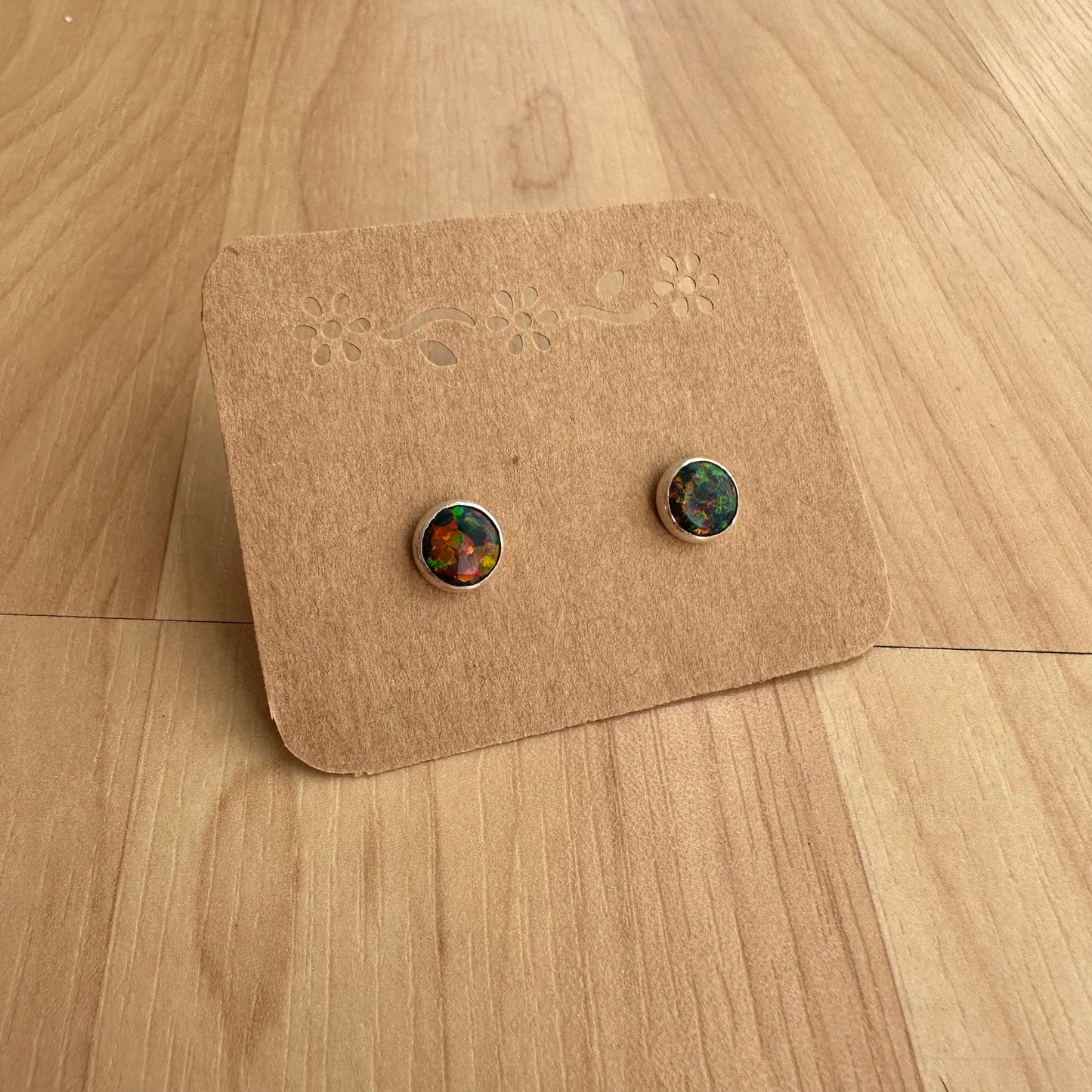 Aretes de ópalo kyocera negros de 8 mm