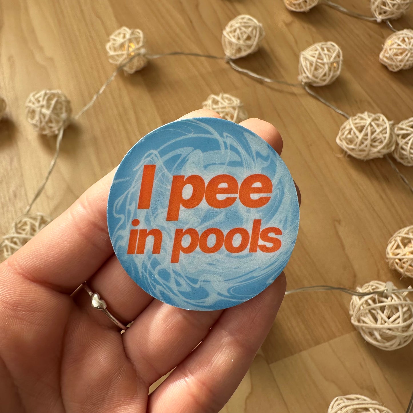 Pegatina "hago pis en las piscinas"